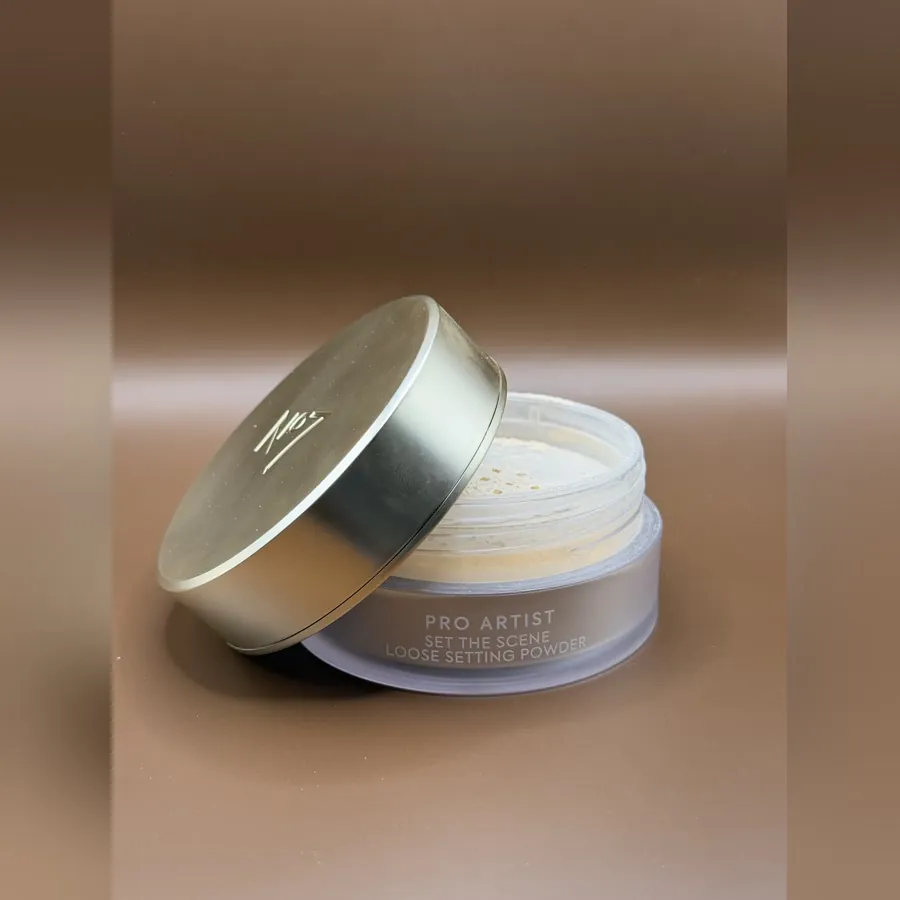 No7 Pro Artist Set The Scene loose setting powder pot with the gold lid resting against it